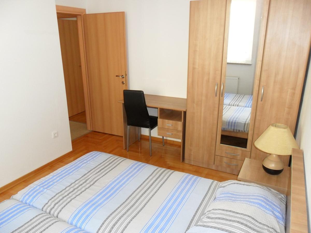 Vile Park Apartment Pula Luaran gambar