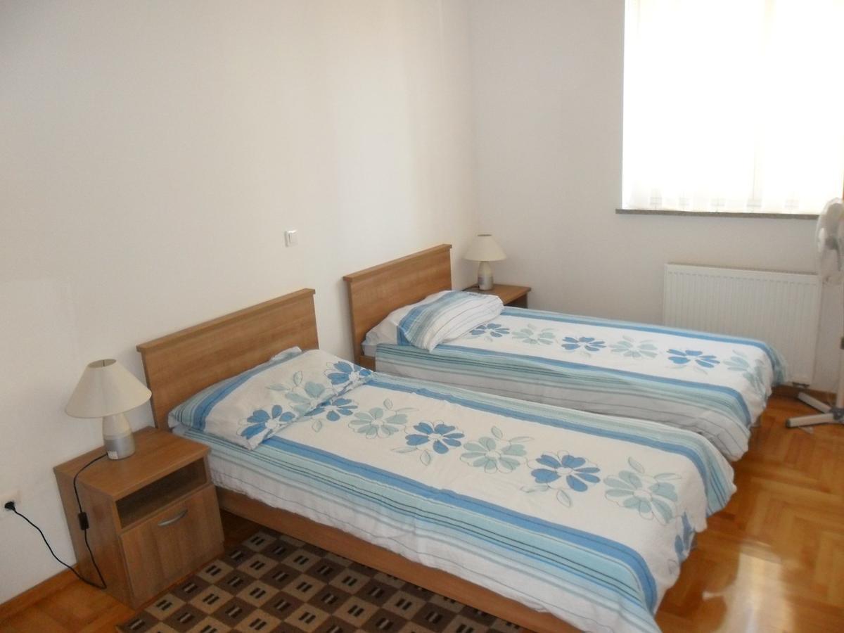 Vile Park Apartment Pula Luaran gambar