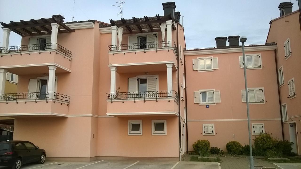 Vile Park Apartment Pula Luaran gambar